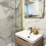 Mono *