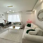 Mono